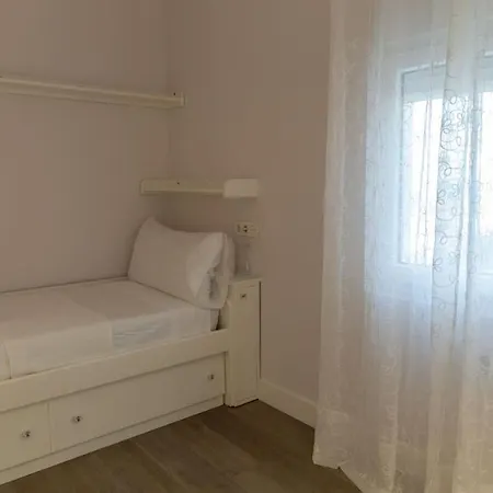 La Caleta Apartment *